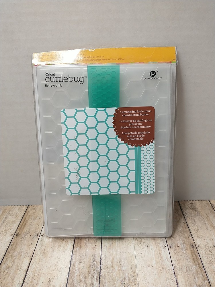 Cricut Cuddlebug  5"X7" EMBOSSING FOLDER  Honeycombs New Package Damaged