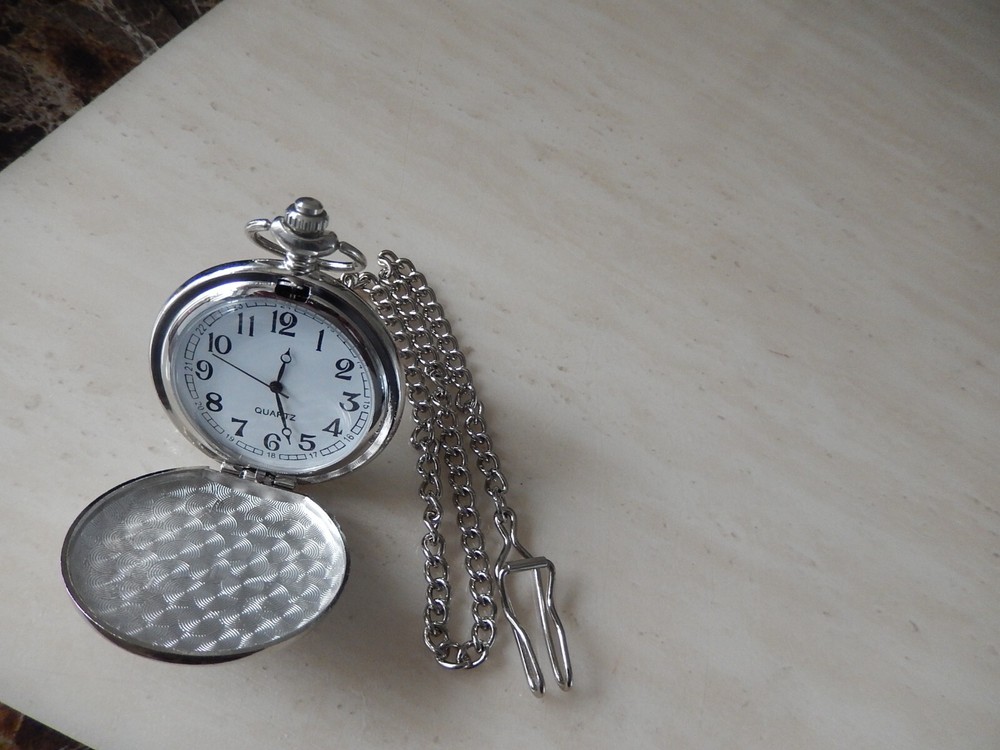 BATMAN POCKET WATCH WITH CHAIN (2)