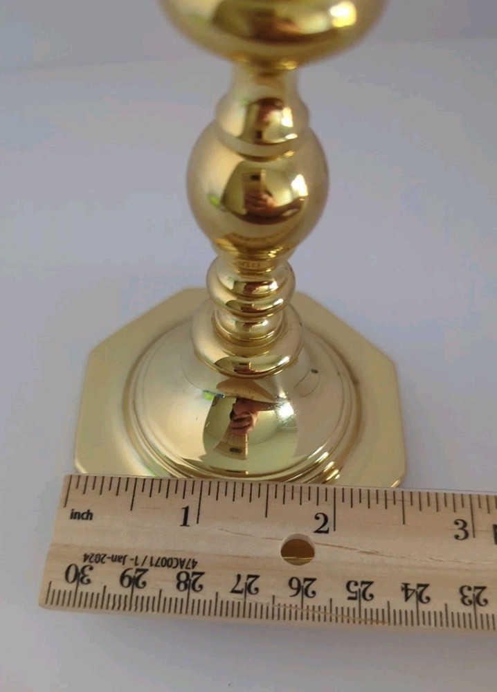 Vintage Baldwin solid brass candlestick holder with classic colonial/traditional