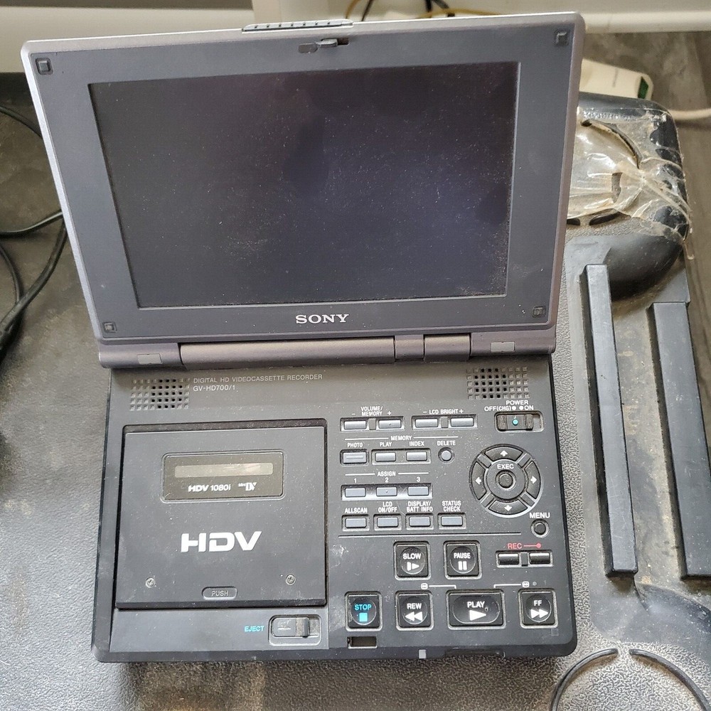 Digital HD Videocassette recorder GV-HD700/1
