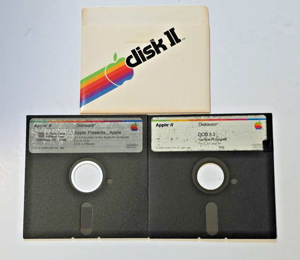 Apple II Diskware DOS 3.3 Sample Programs  And Apple Presents...Apple 5.25" IIe