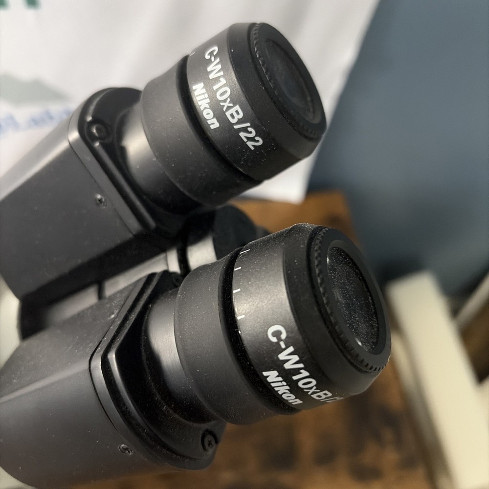 Nikon TS100 Inverted Microscope Phase Contrast 2 Objective 10x / 20x