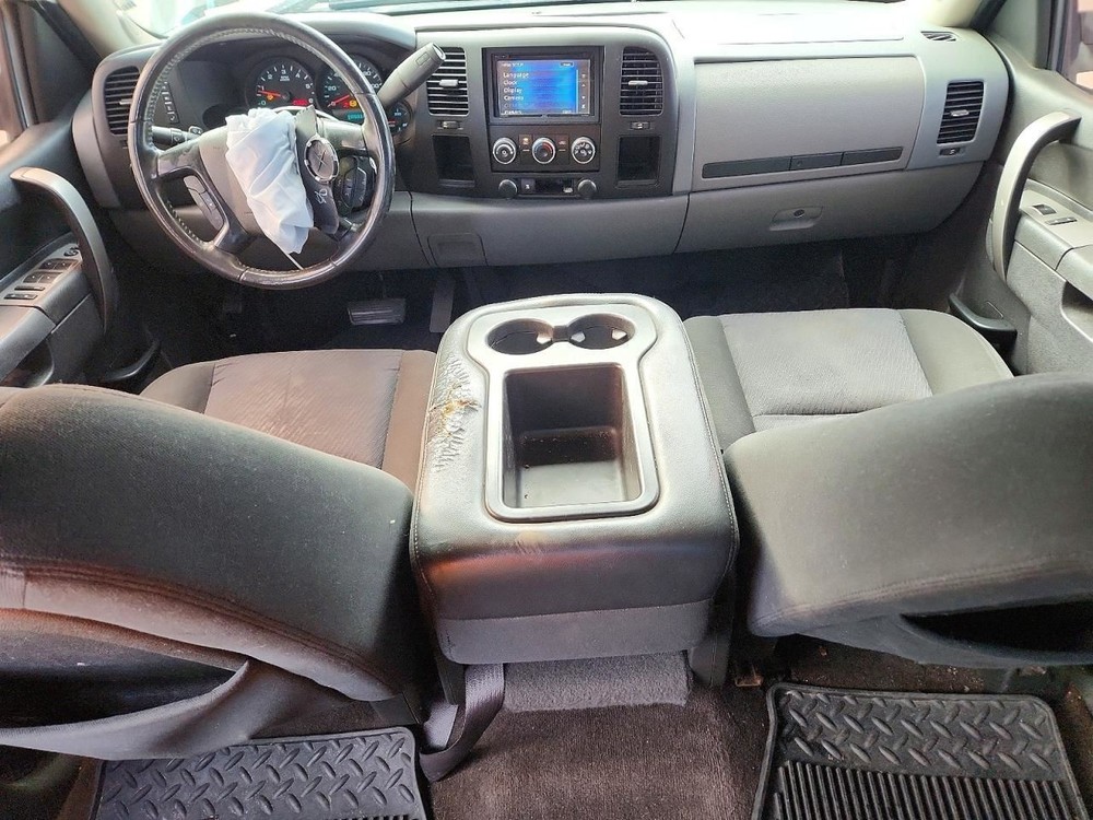 SILVRDO15 2011 Glove Box 4997960
