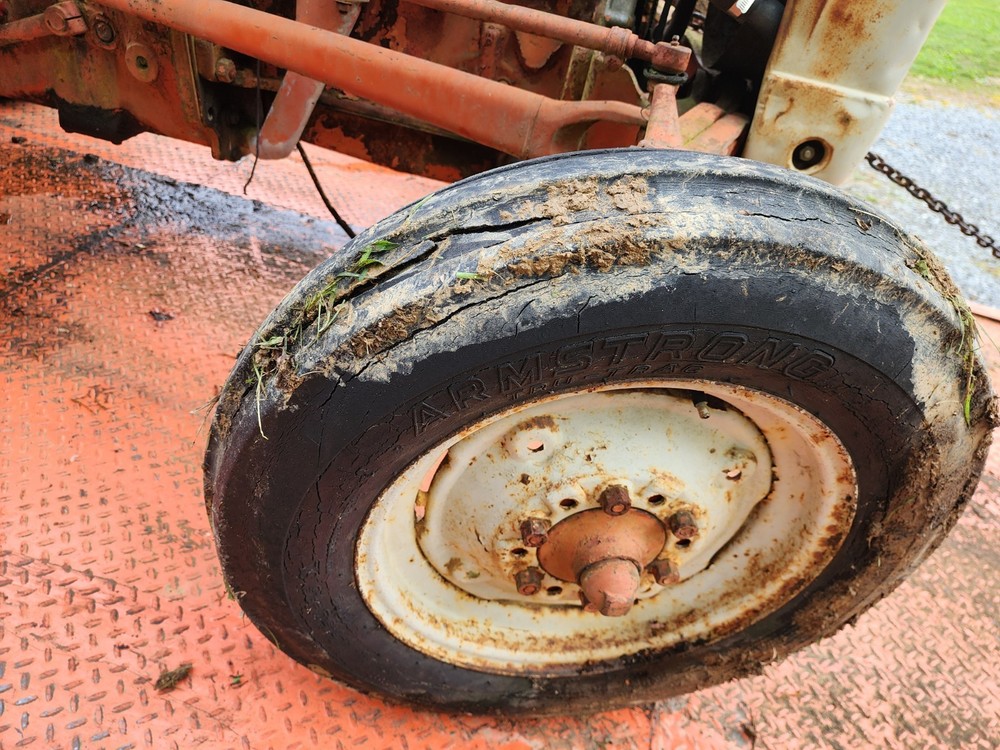 Ford 800 Series Tractor