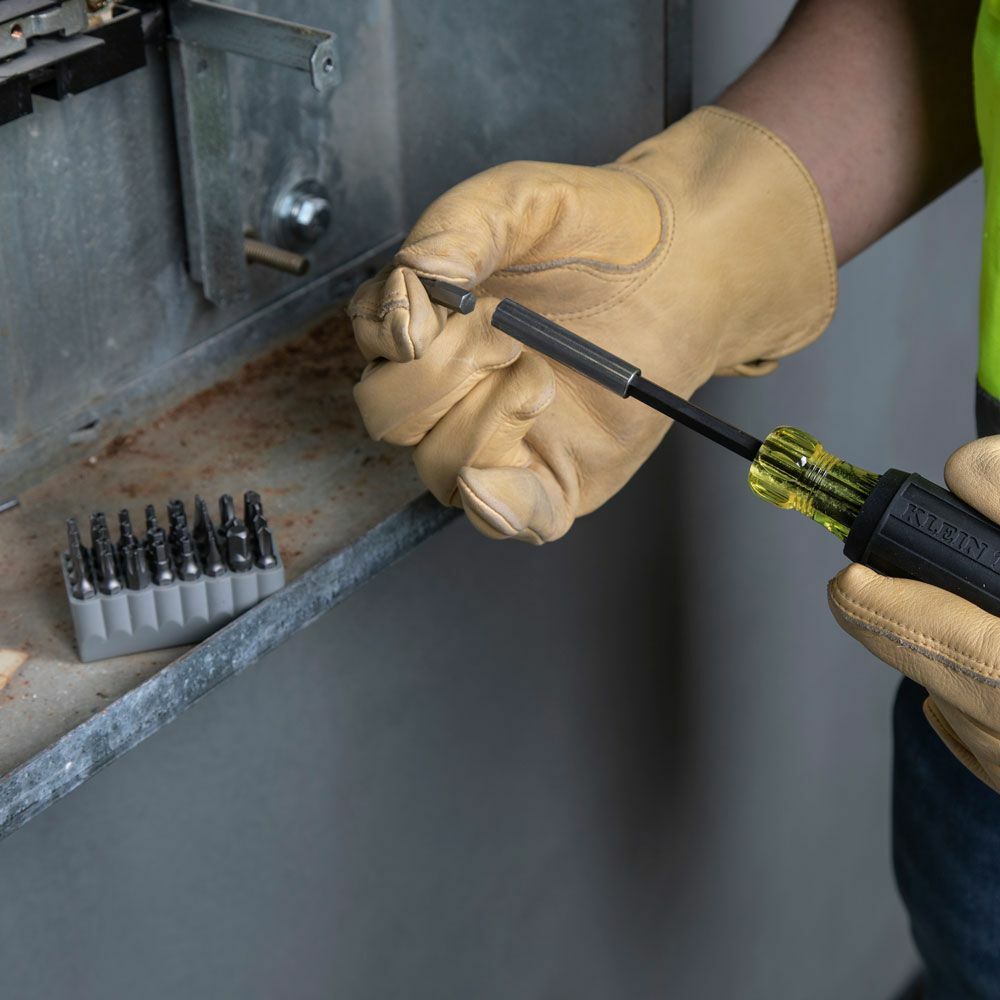 Klein Tools 32510 Magnetic Screwdriver with 32 Tamperproof Bits