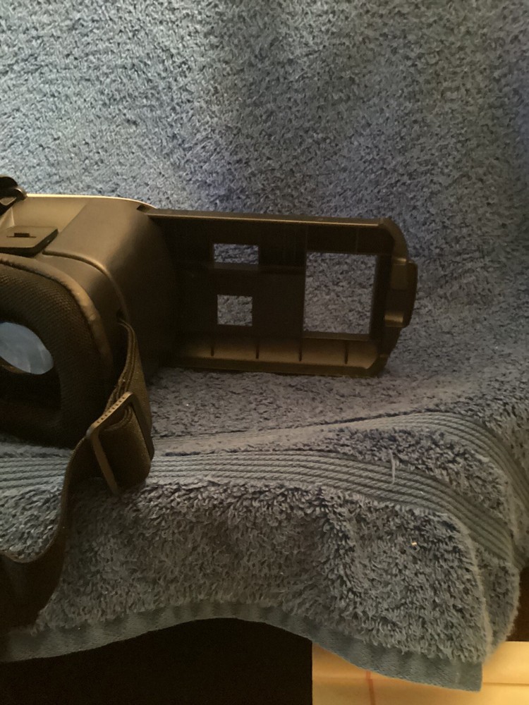 Wireless Gear Plastic Virtual Reality Headset White 3 D Experience