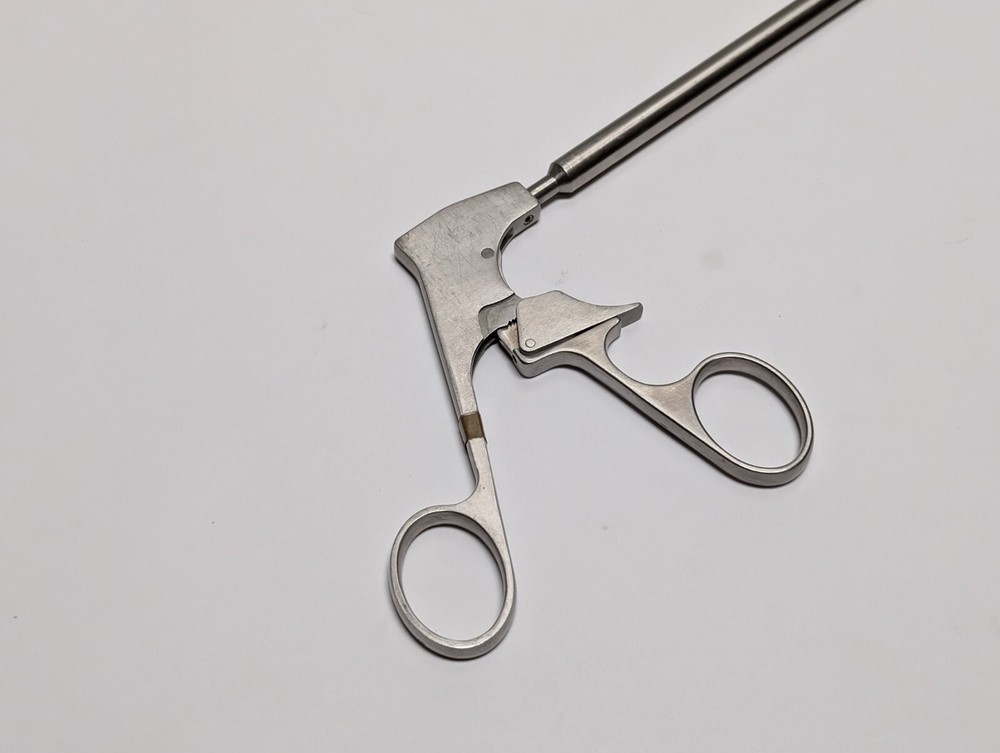 DAVOL 5875000 Grasper (USED).