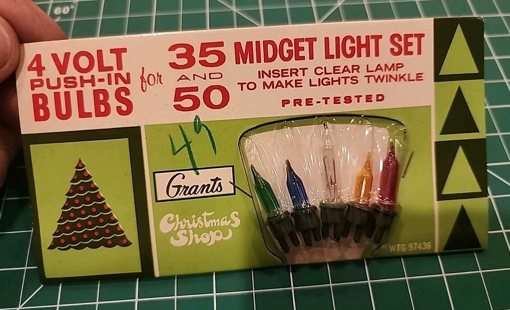 Vintage Push-In Bulbs   4 Volt For 35 & 50 Midget Light Sets - Japan  NOS - gwBR