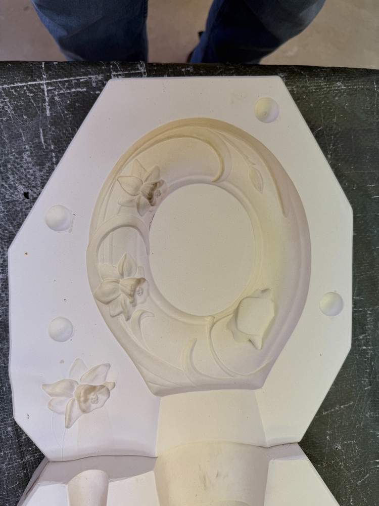 VINTAGE DUNCAN CERAMIC MOLD #DM-1671 DAFFODIL FRAME