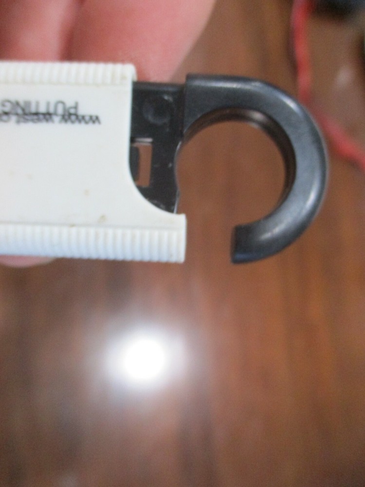 WEST PUTTING PEOPLE FIRST ADVERTISING PULL APART TYPE KEYCHAIN