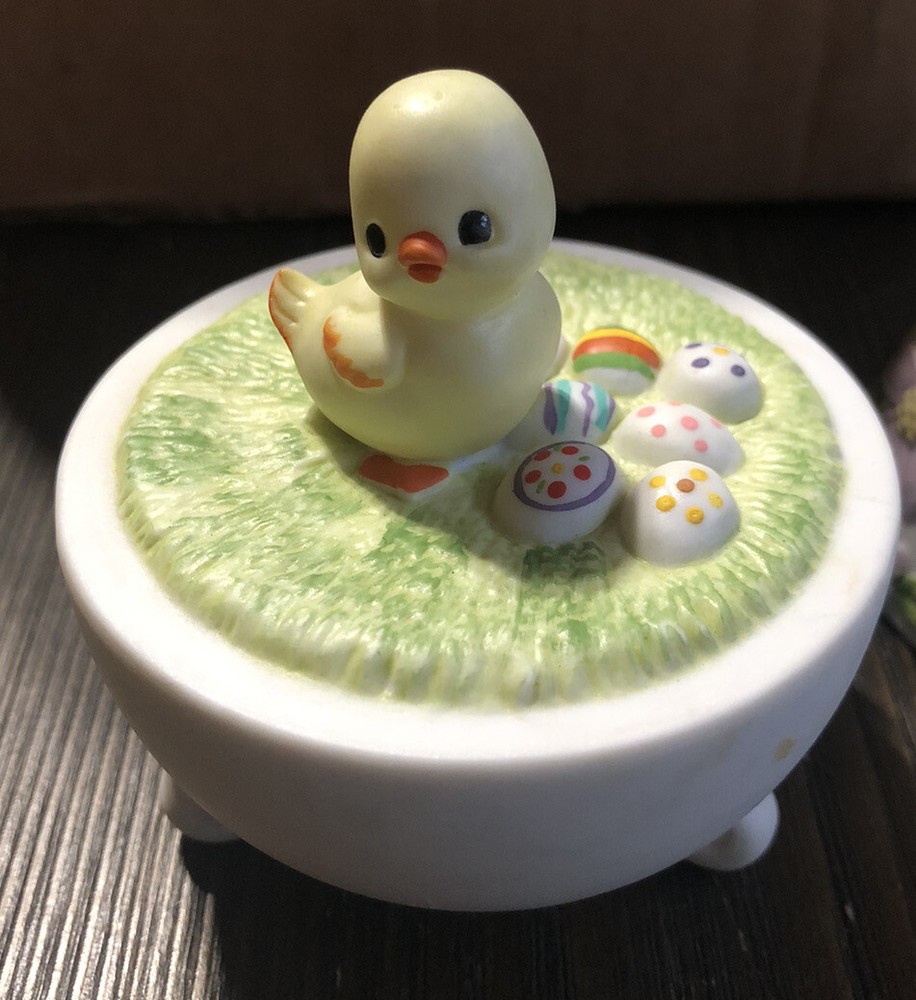 Vtg Porcelain Egg With Chick & Easter Eggs Inside By George Good