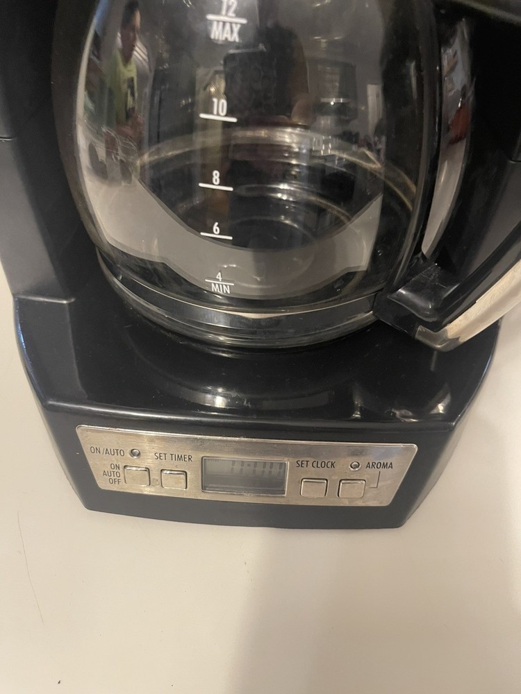 DeLonghi DCF212T Programmable 12 Cup Coffee Maker Front Access Black TESTED