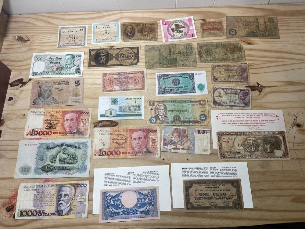 Assorted World Foreign 25 Banknotes Lot High Value
