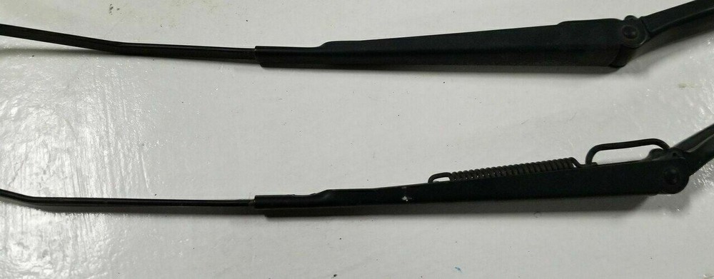 2000 2001 2002 LINCOLN LS Wiper Arm Set