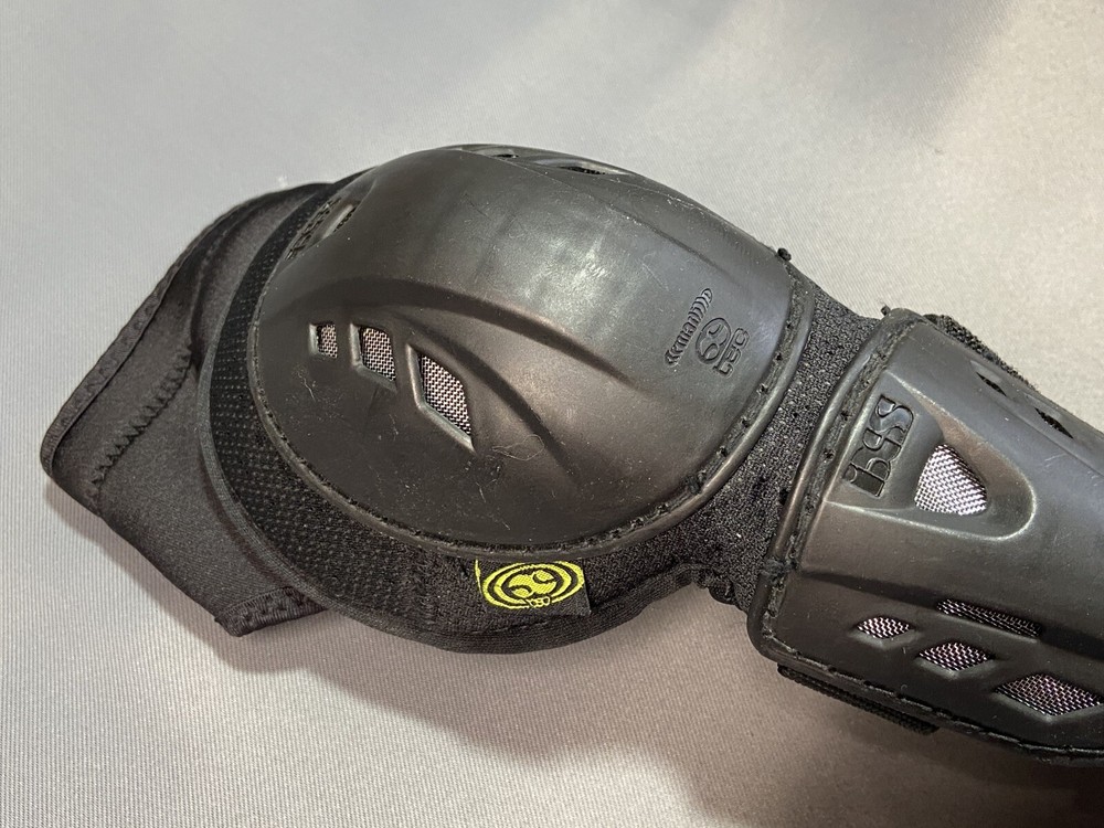 ixs Assault hard cap “youth” Elbow Guards BMX
