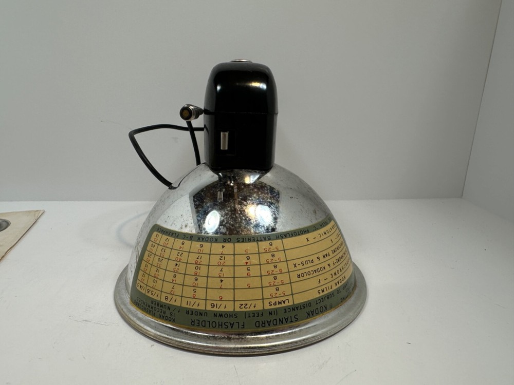 Vintage Kodak Standard Flasholder with box and bulbs Untested