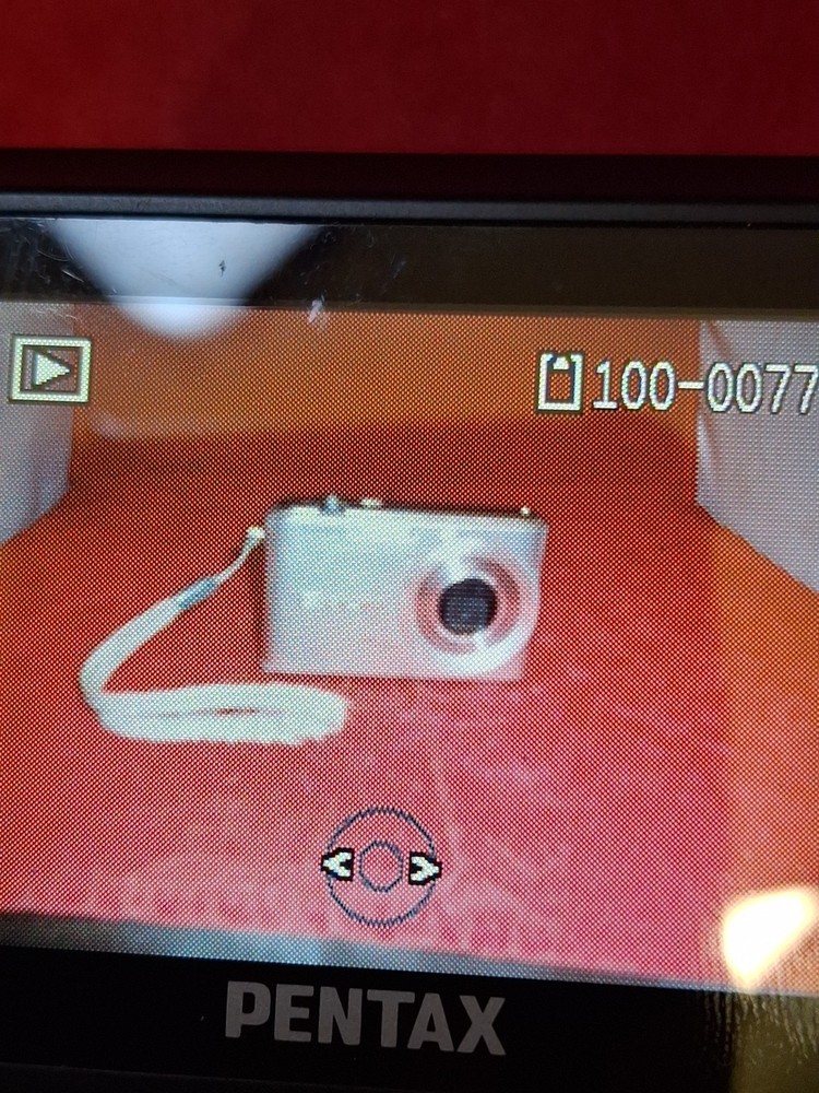 Pentax Optio E50 Digital Camera 8.1MP Black Inc Sd Card E2
