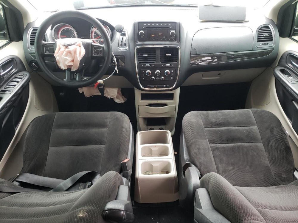 CARAVAN 2016 Glove Box 4843631