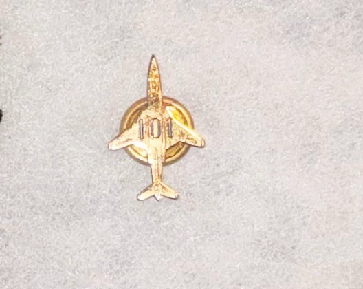 1960's F-101 Tech Rep / Pilots Lapel Pin
