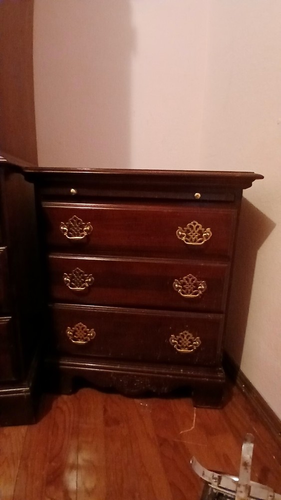 5 piece Queen bedroom set