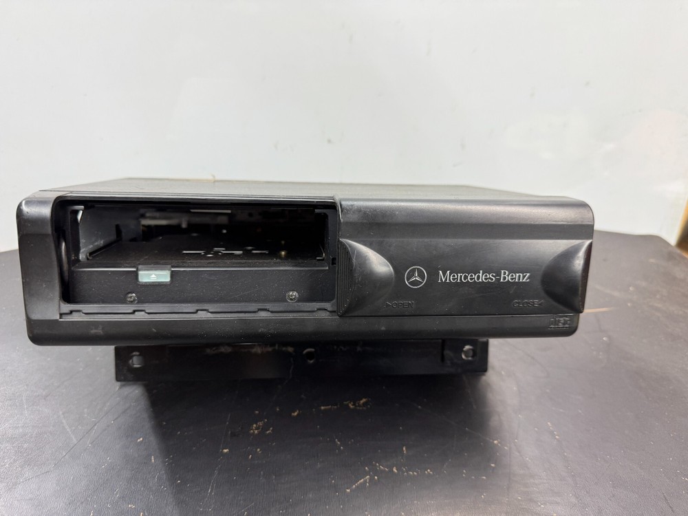MERCEDES BENZ CD CHANGER