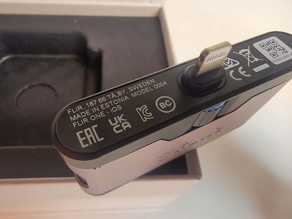 FLIR ONE Thermal Imaging Camera iOS iPhone/iPad Lightning- Open box