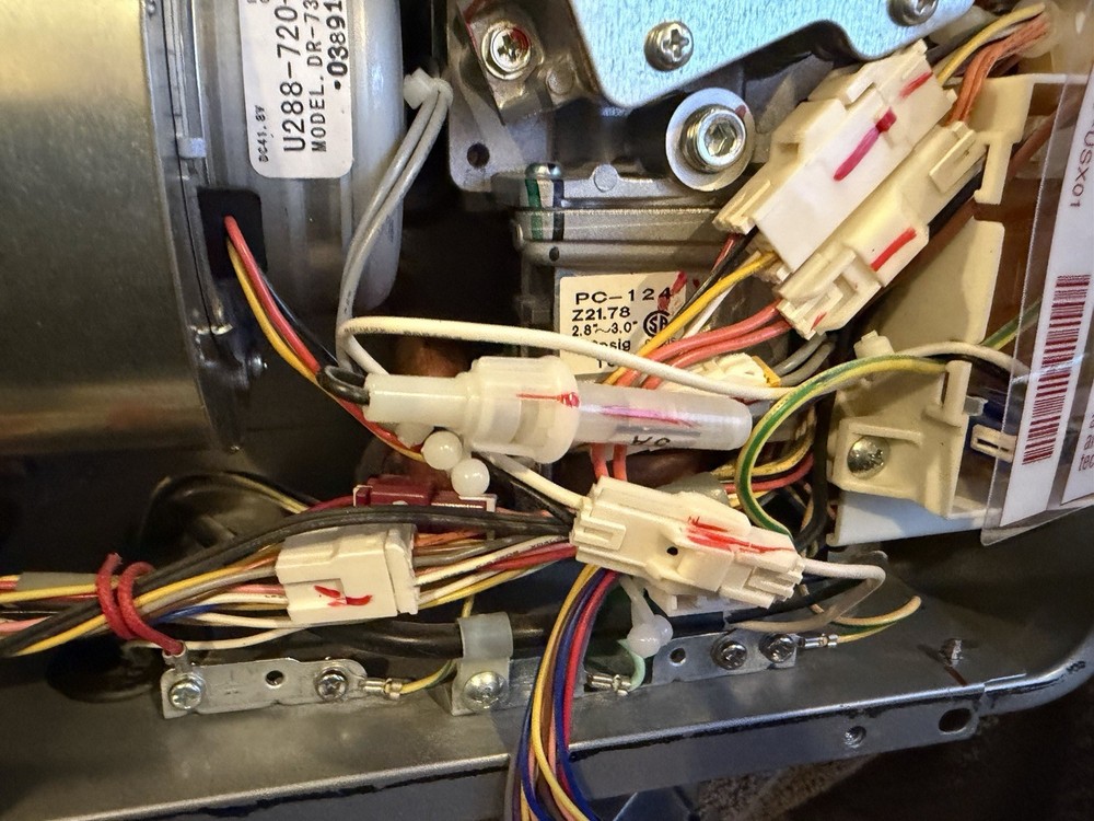 Rinnai RH180 Tankless Unit REU-VA1320WF-US - Error 63 sold As-Is (#2)