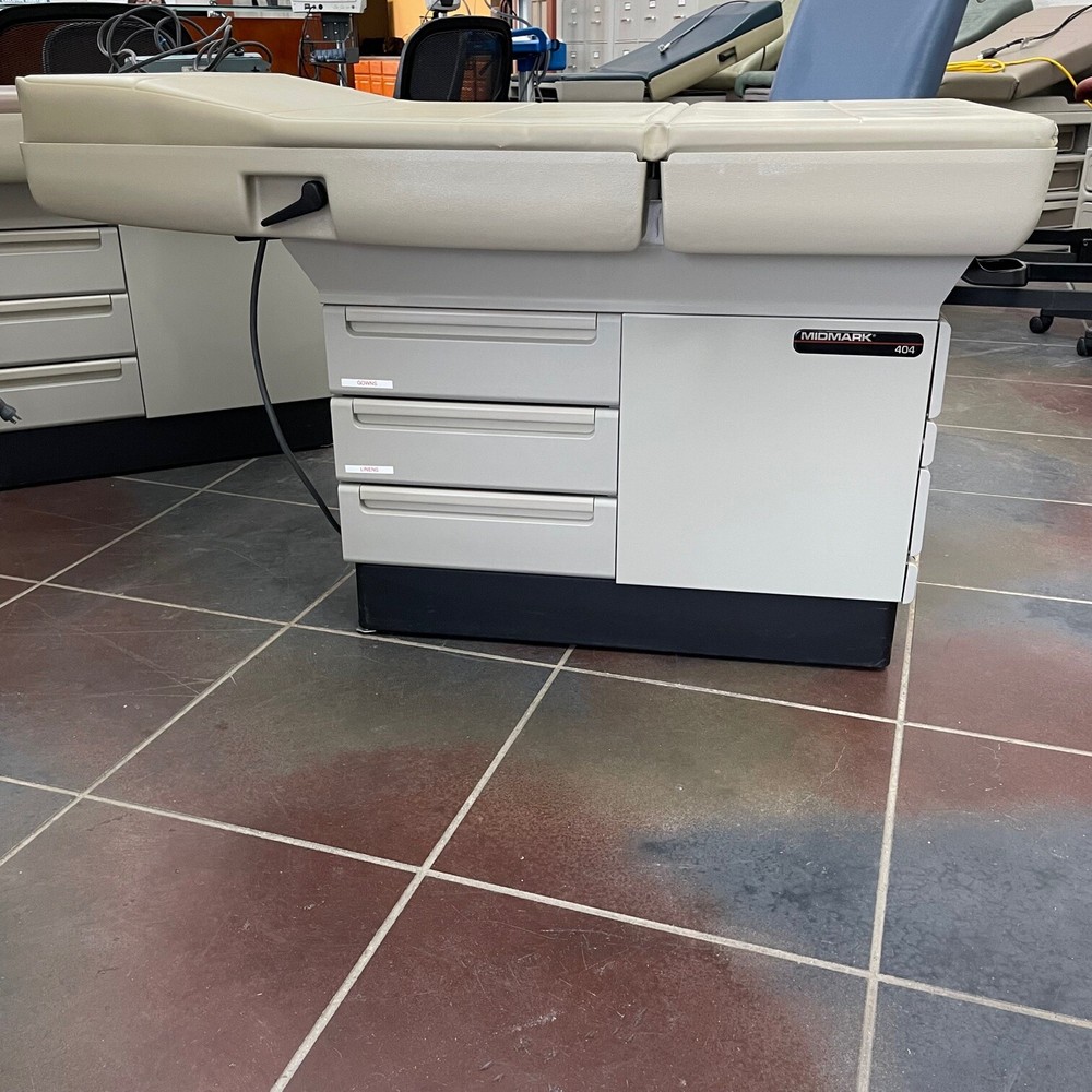 Midmark Ritter 404 Exam Table