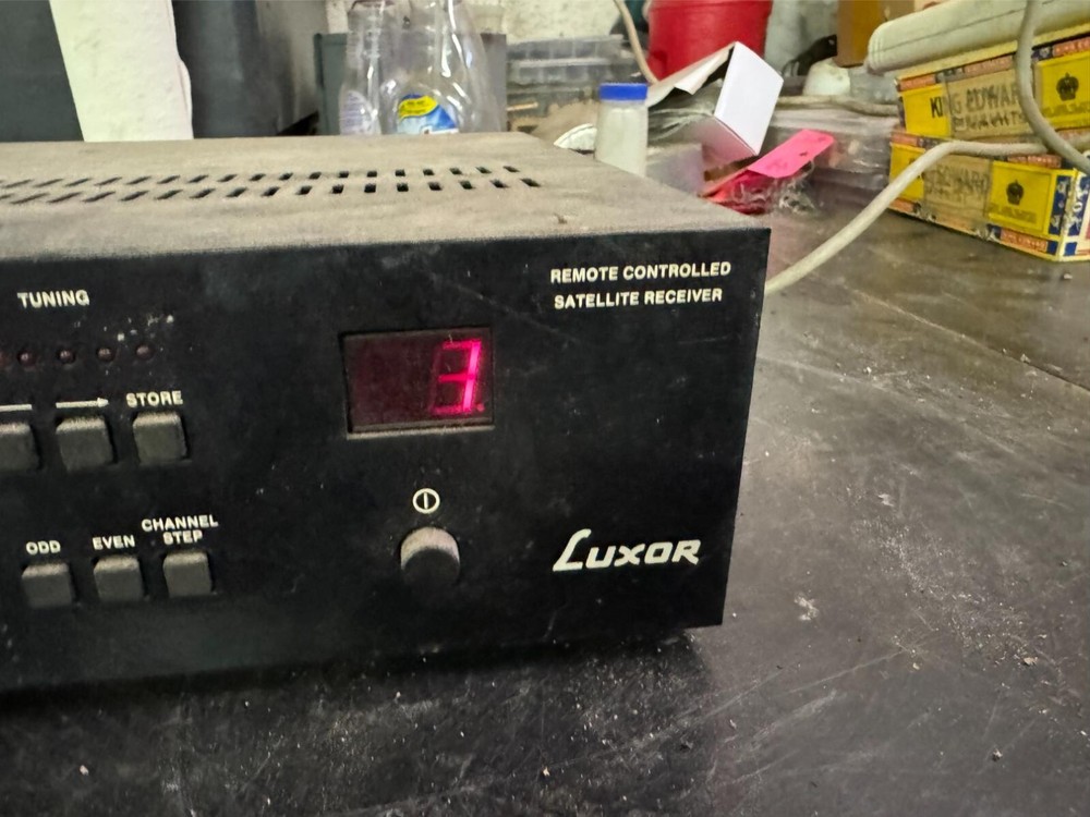 Luxor Satellite Controlled Receiver 1909530 Untested but Powers On