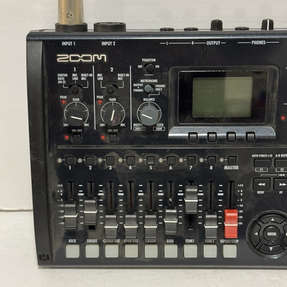 ZOOM R8 Multitrack 8 Track Digital Recorder
