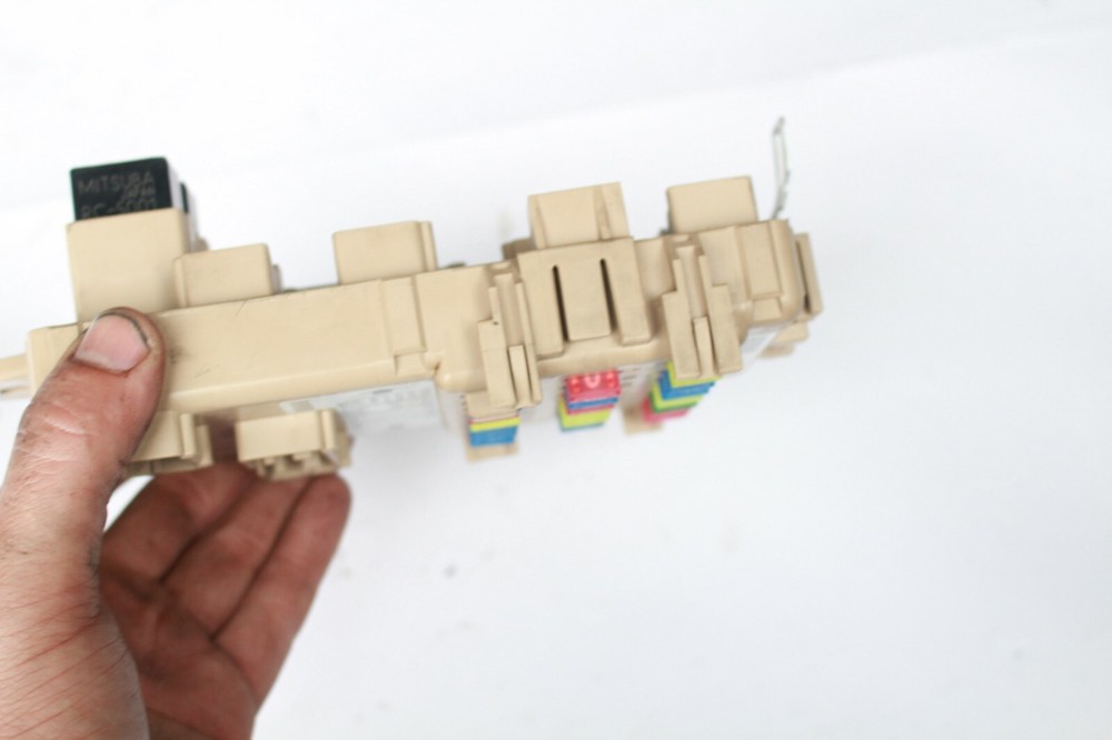 SUBARU IMPREZA WRX INTERIOR LEFT SIDE DASH FUSE BOX M5565