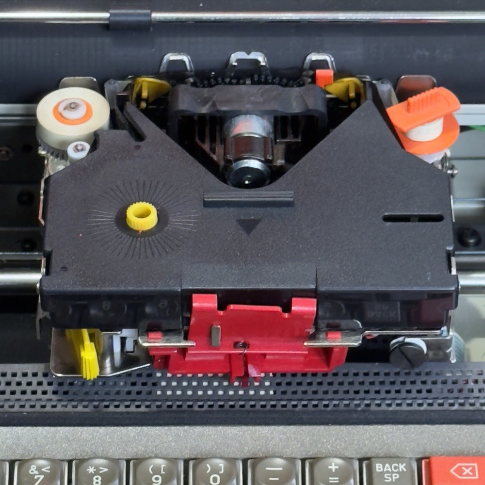 Royal Alpha 2002 Typewriter w/ Hard Case - Tested - Read Desc