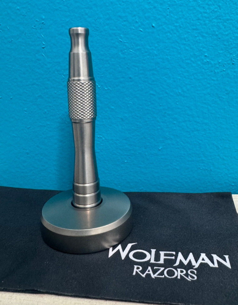 Wolfman Razors - Titanium Handle WRH7 & WRA1 Stand