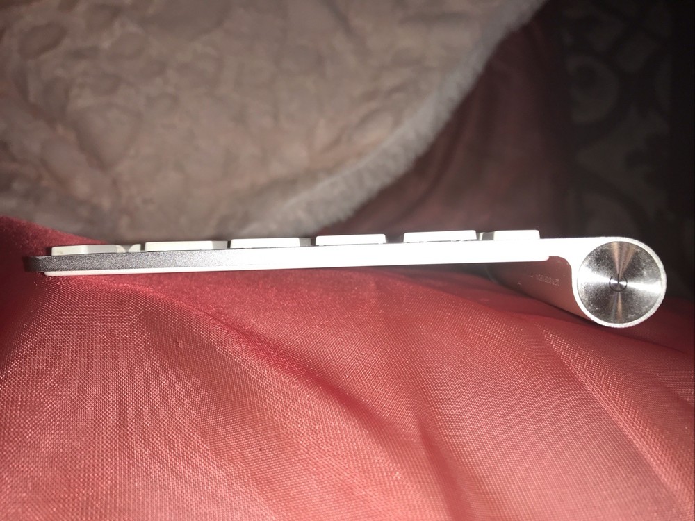 Original Apple Magic Keyboard Bluetooth Wireless Model A1314 - TESTED WORKING