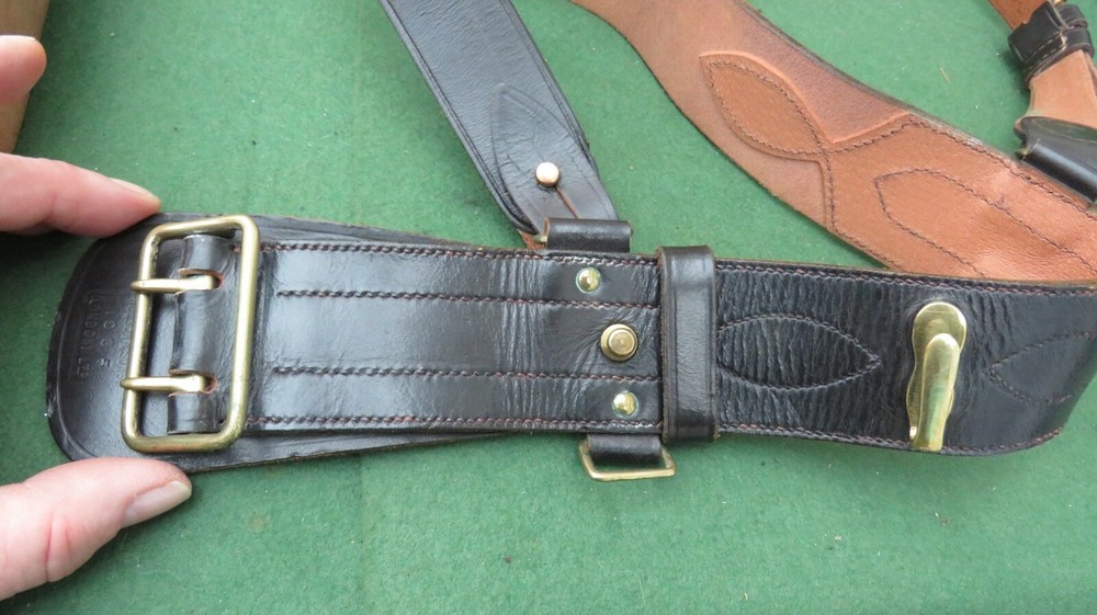 BRITISH ARMY SAM BROWNE BELT AND CROSS STRAP DATED 1985 SIZE 3