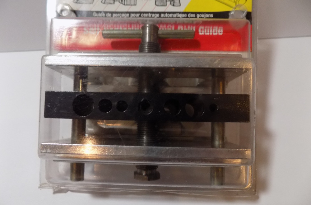 Hempe #2752 Self-Centering Dowel Drill Guide