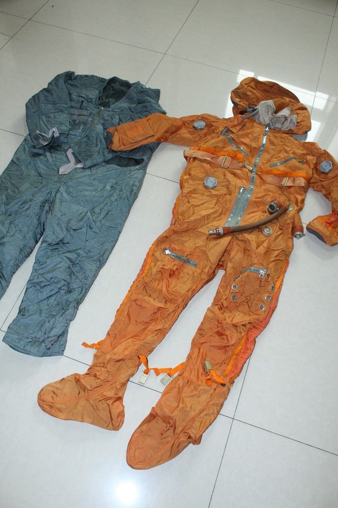 NEW Russian Pilot High Altitude Ventilating Flight Suit (Size:P-7#) $: 1000