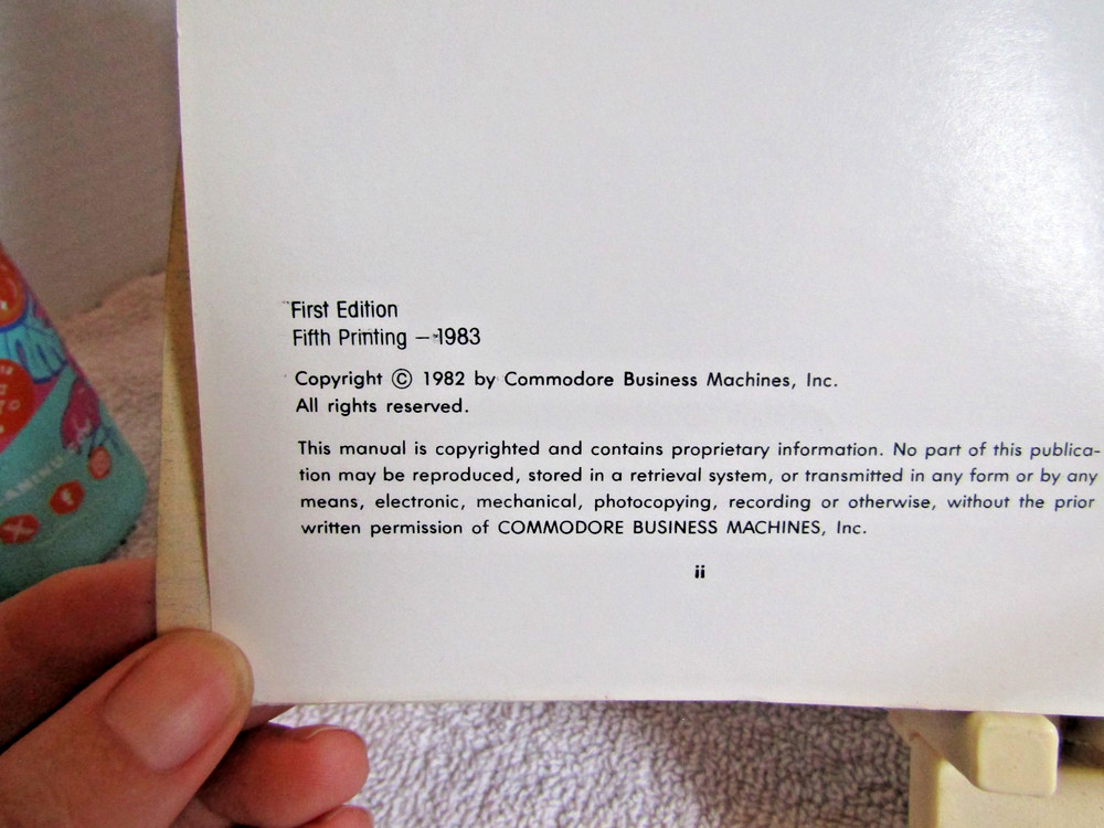 Vintage Commodore 64 User's Guide Book First Edition 1983 Users Guide 5th print