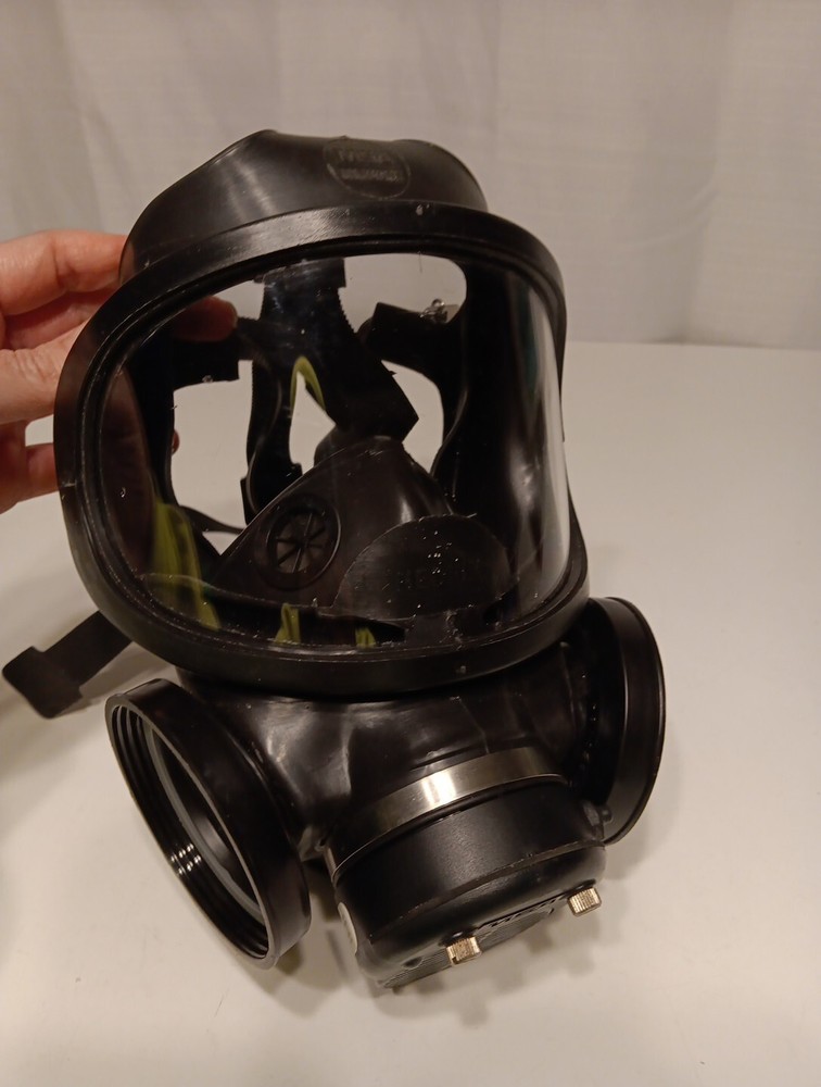 Used MSA Full Face Gas Mask Size: MED Black