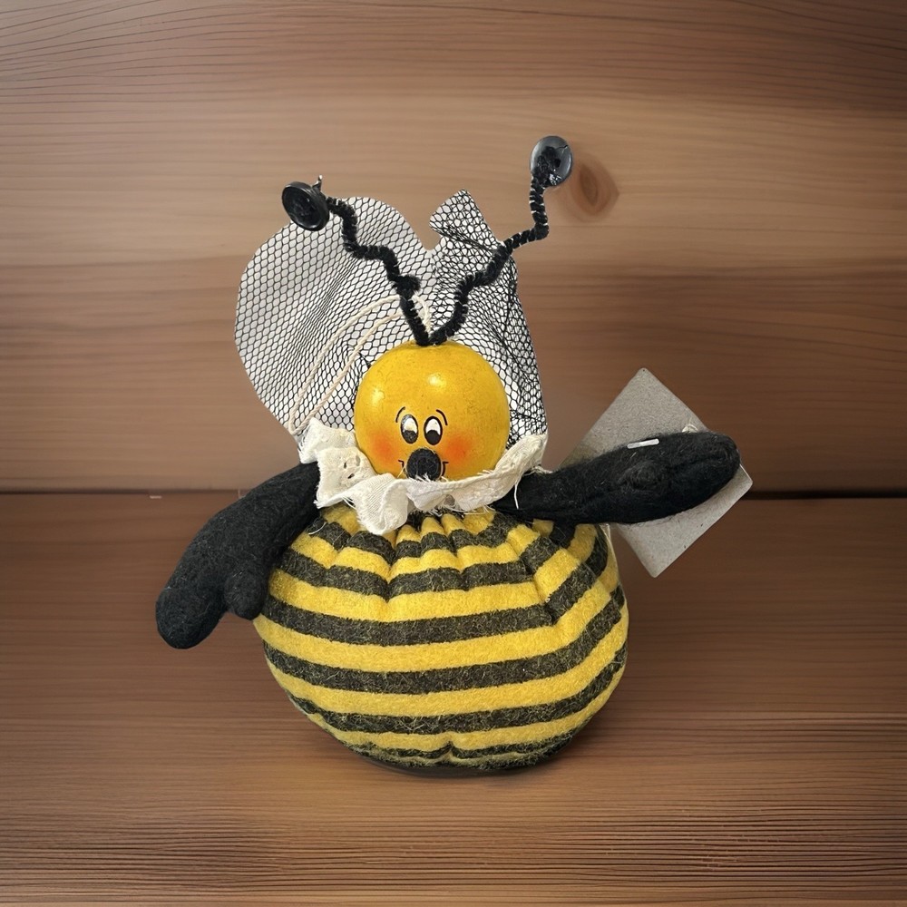 Bumblebee Pin Cushion Desk Shelf Sitter Decoration Bee New with Tags