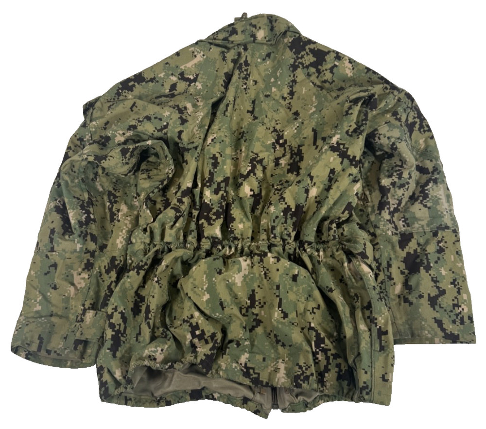 US Navy NWU Type III AOR2 Gore-Tex Parka Jacket Size Medium Regular