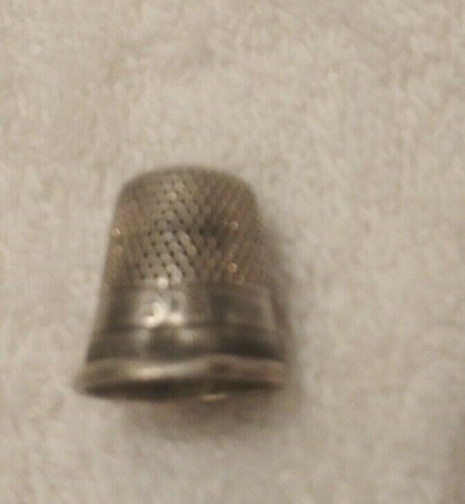 Antique Thimble, Sterling 7, Silver, Sewing, simple design .