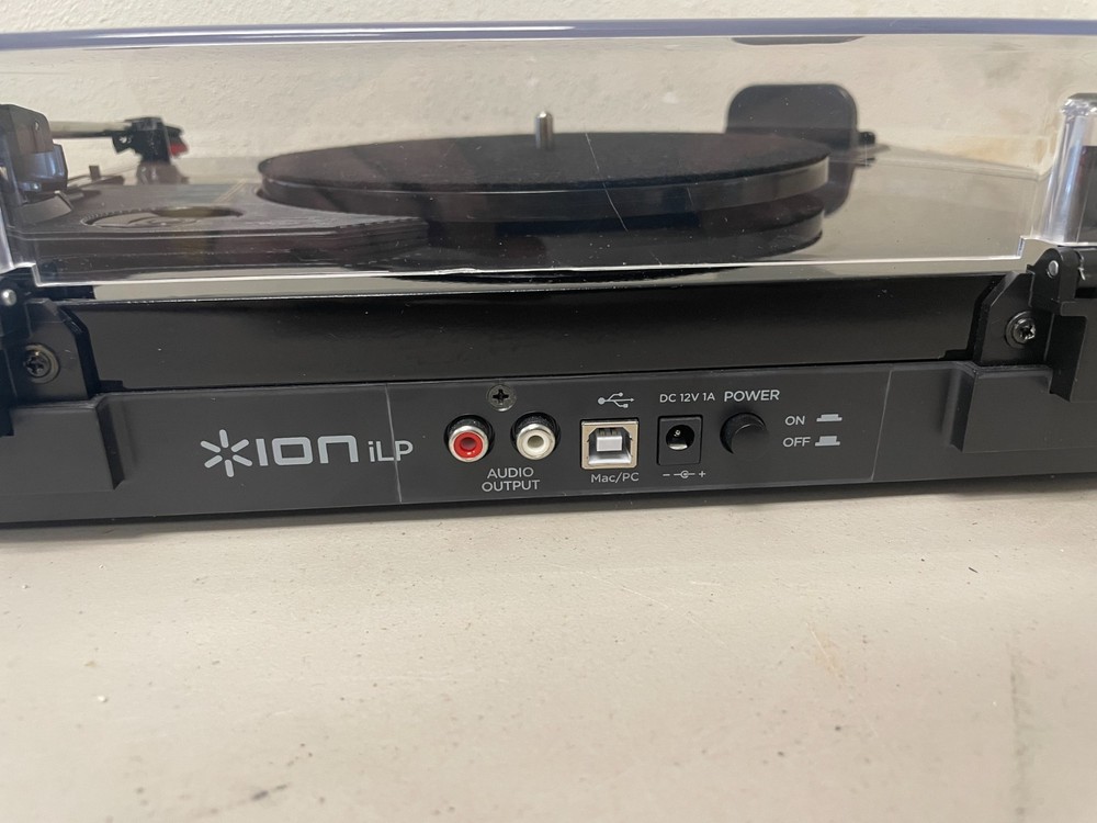 ION Audio iLP USB Turntable Record Player Digital Conversion for iPad iPhone