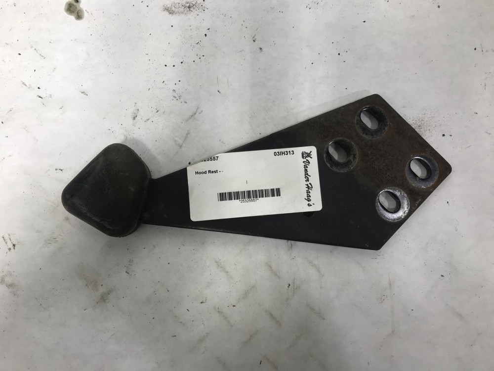 2003 International 4400 Left Hood Rest