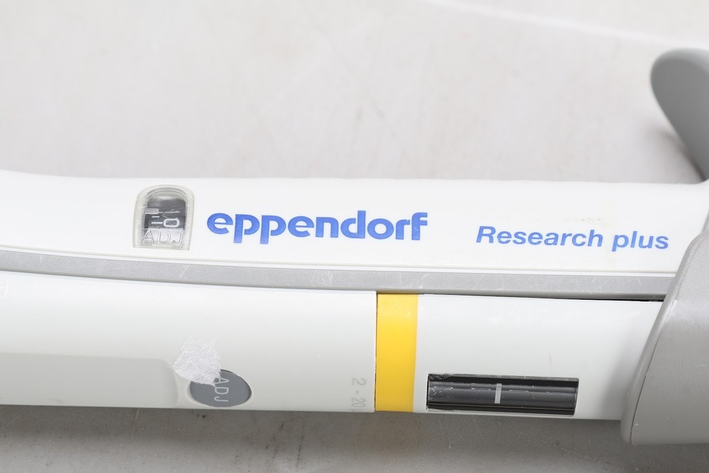 Eppendorf Research Plus Pipette 2-20uL Single Channel - Fair Condition