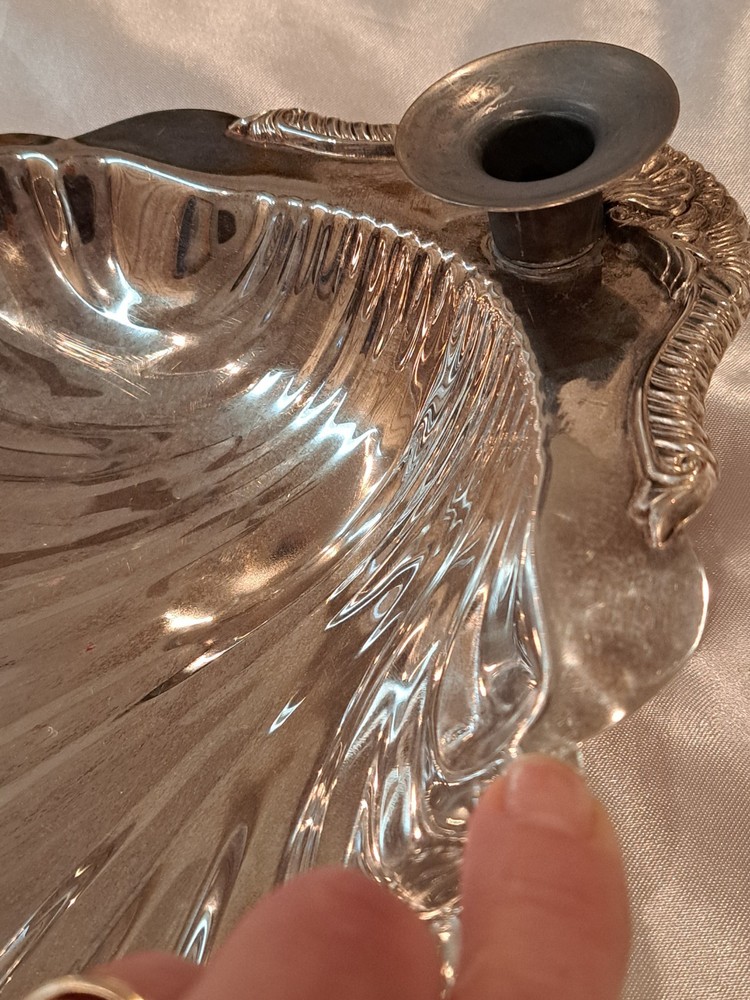 Leonard Silver Silver-plate Clam Shell Shaped Serving Bowl with Candle Holder