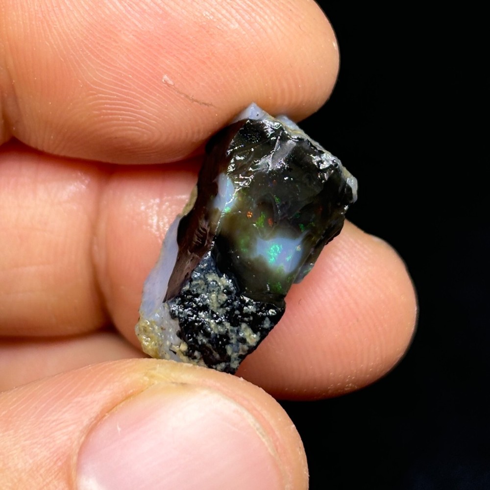 Single Fine Grade Black Nevada Opal Stone Cutter
