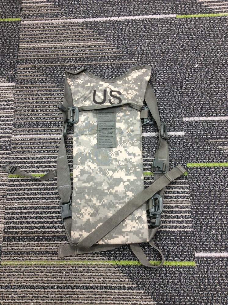 Military Hydration System Carrier Molle II ACU Digital Camo