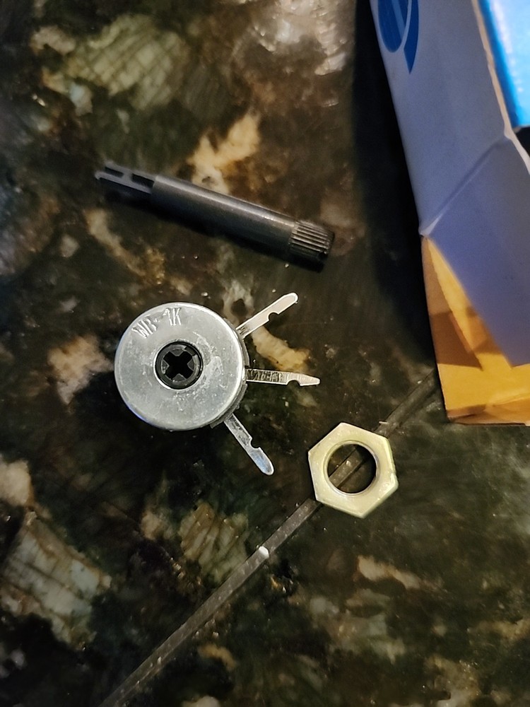 WP-1k CENTRALAB 100 OHMS 3 WATT WIREWOUND