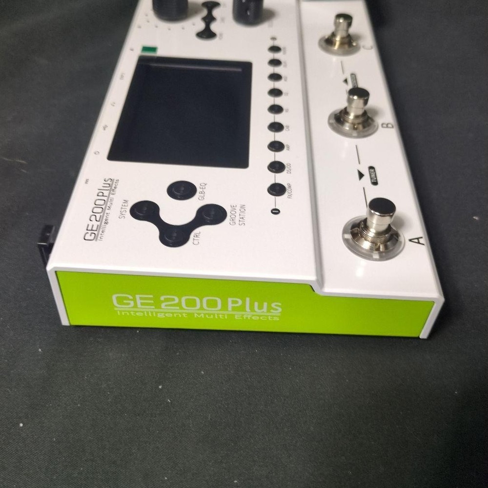 MOOER GE200 Plus Intelligent Multi-Effects Processor